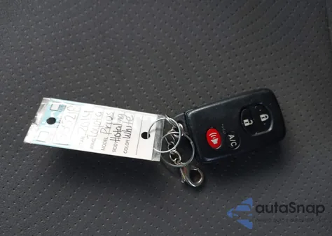 2014 Toyota Prius Three из США, поврежденный, VIN JTDKN3DU7E1764213